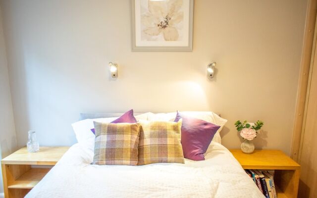 1 Bedroom Flat In Edinburgh Old Town