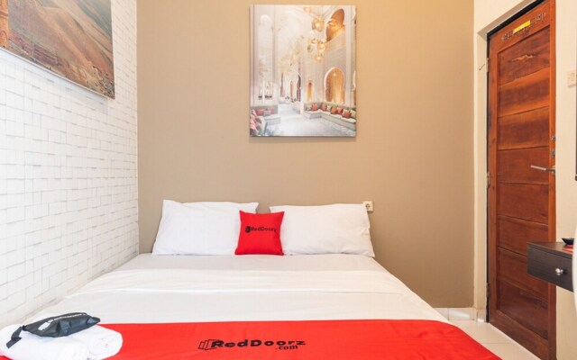 Pondokan Kota Jakarta by RedDoorz