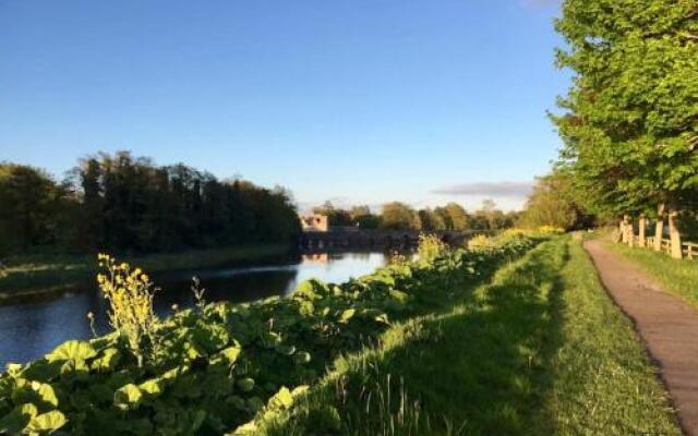 Adare Luxury Riverside Apartment