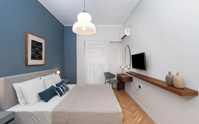 Spacious & Stylish Athens Apartment - Walk To Metro