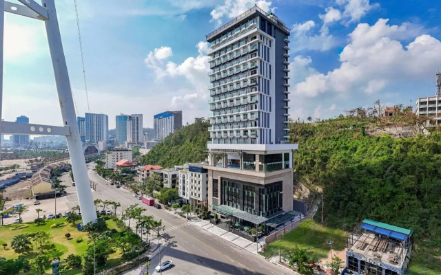 Wyndham Garden Legend Halong