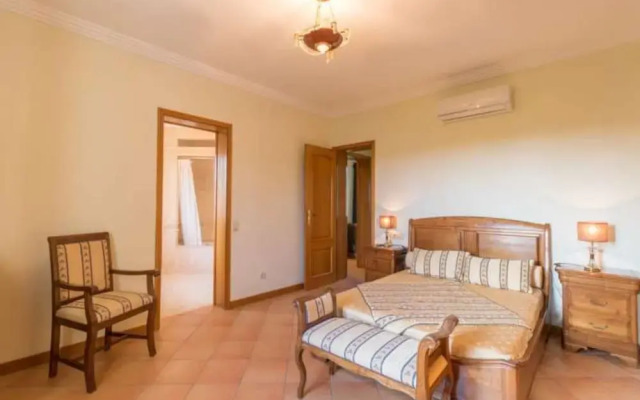 Villa - 4 Bedrooms with Pool and WiFi - 102546