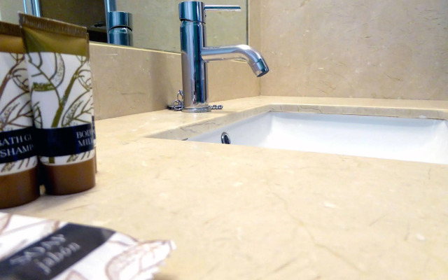 Laurel Suites