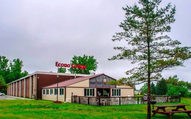 Econo Lodge Watertown