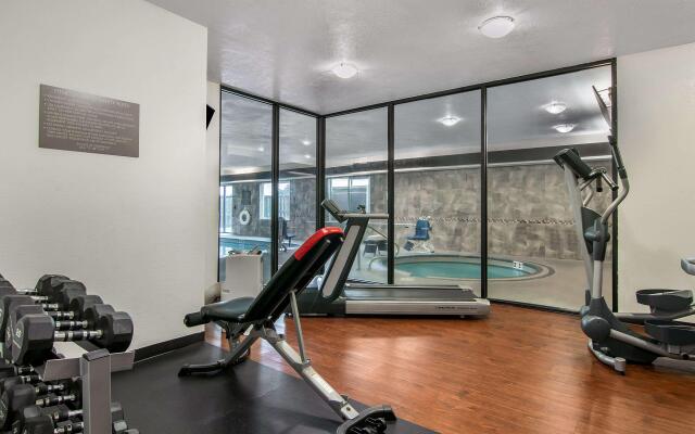 Comfort Suites Near Vancouver Mall