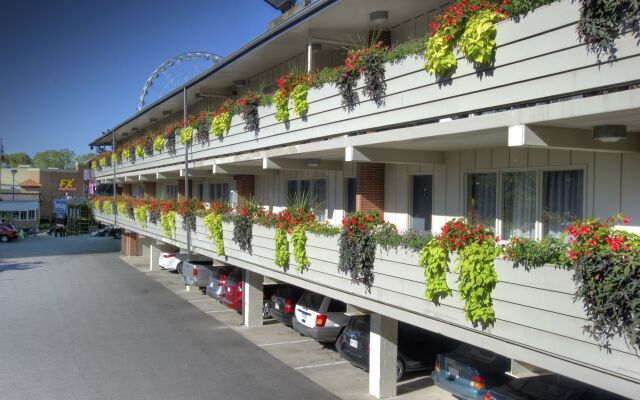 Travelodge by Wyndham Niagara Falls at the Falls