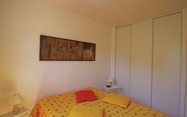 Gorgeous Villa in Bagnols-en-Foret with Swimming Pool