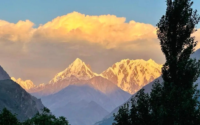 Old Hunza Inn