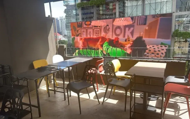 Gecko EYE Hotel