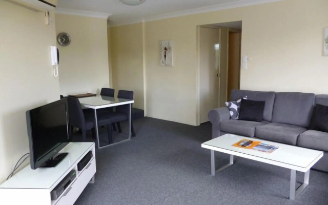 Le Lavandou Holiday Apartments – Guest Rooms – Gold Coast