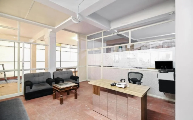 SilverKey Executive Stays 24047 Airport