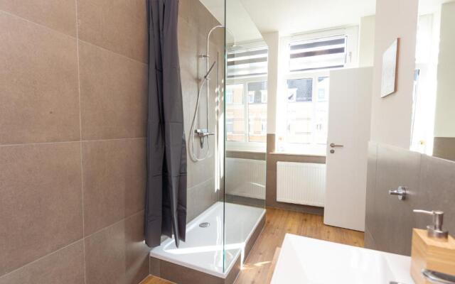 FULL HOUSE Studios - The Buffalo Apartment - NTFLX + WiFi