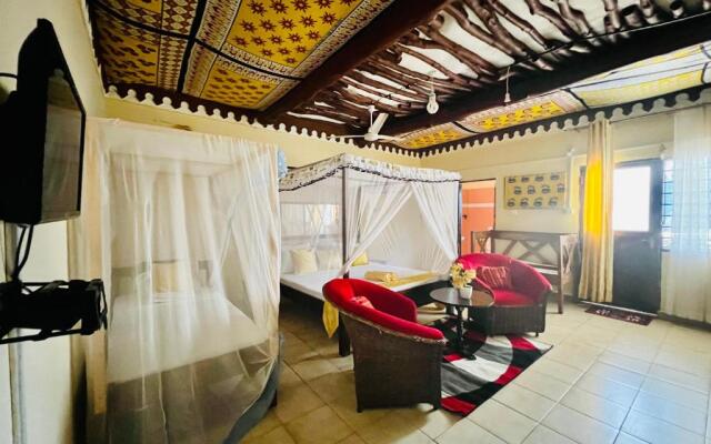 Lovely 5-bed Room House With a Swimming Pool