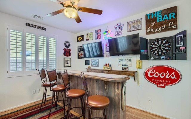 Heated Pool, Gas Grill & Yard: Phoenix Retreat!