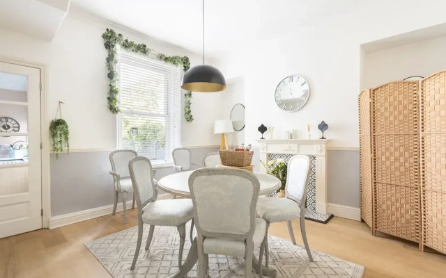 Host Stay Grove Road