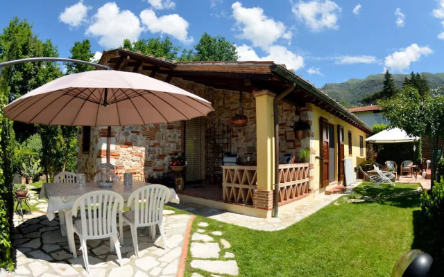 Scenic Holiday Home in Pescaglia With Swimming Pool
