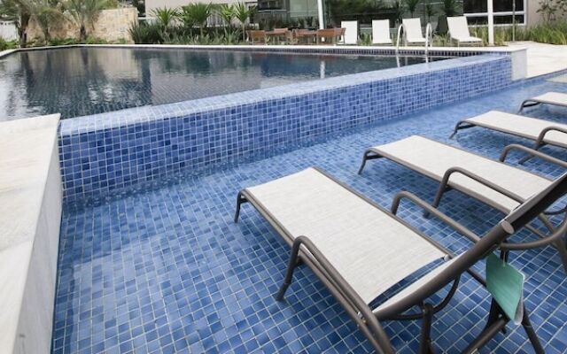 Apartamento em Pinheiros com Piscina
