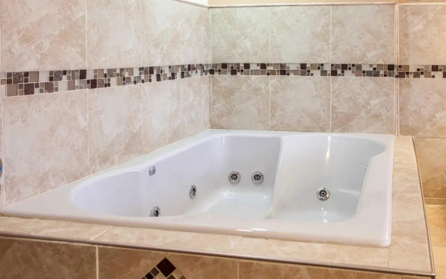 Quality Suites Milwaukee Airport