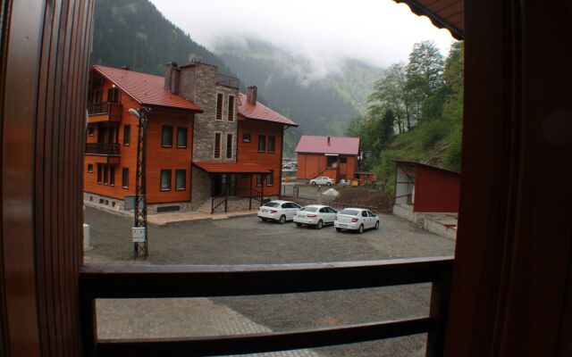 Uzungol Motel