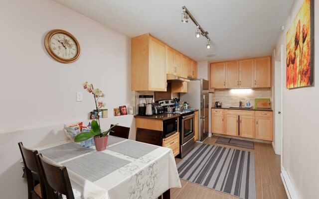 Private and Cozy Home in Kerrisdale