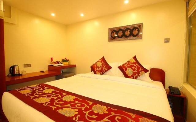Diamonds Inn