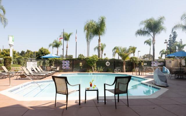 Holiday Inn Santa Ana Orange County Airport, an IHG Hotel