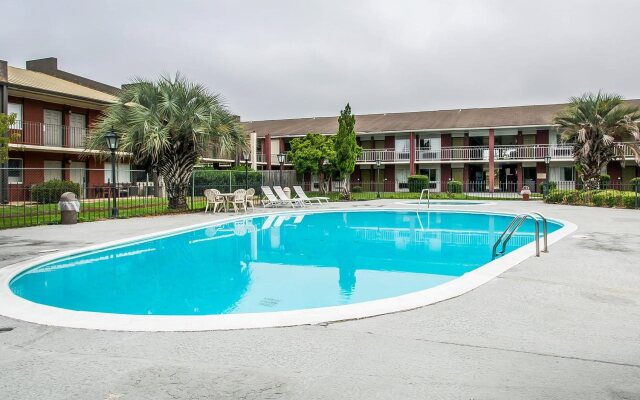 Days Inn by Wyndham Dothan