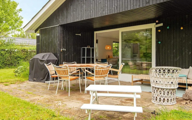 6 Person Holiday Home in Juelsminde