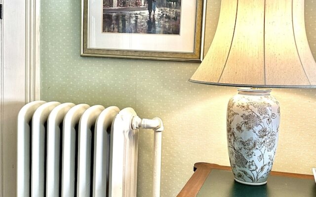 Farthings Hotel and Restaurant