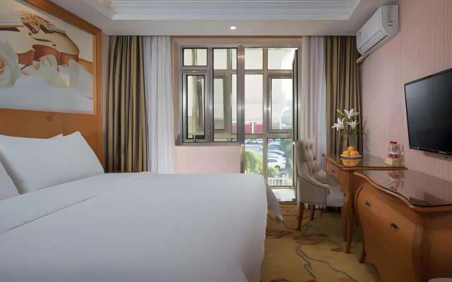 Vienna Hotel (Beijing Shijingshan Wanda Bajiao Amusement Park Metro Station Branch) – Guest Rooms – Beijing