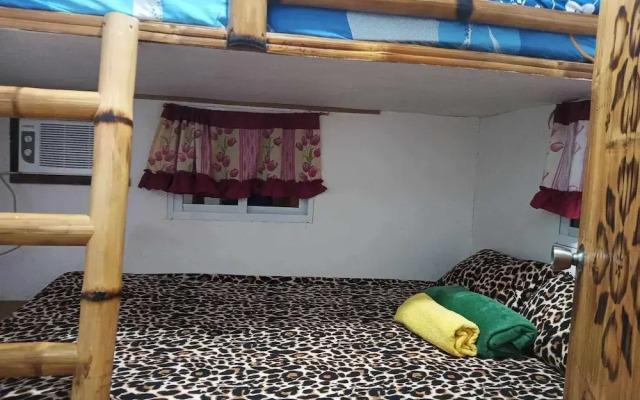 Room-aremen Transient, the no Hassle and