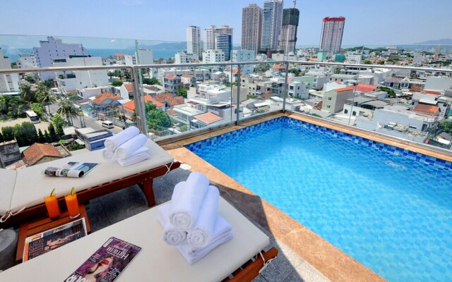 Mega Light Hotel