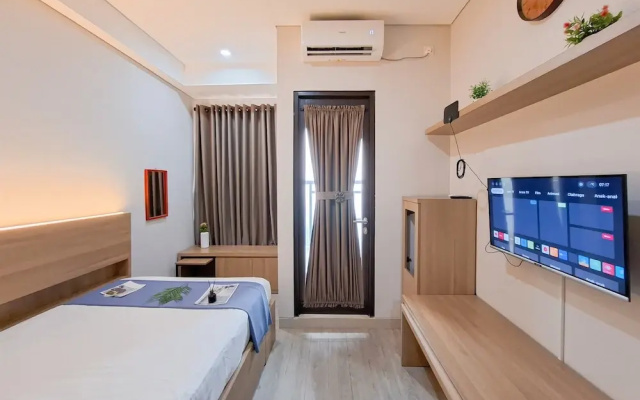 Modern Minimalist Studio At Transpark Bintaro Apartment