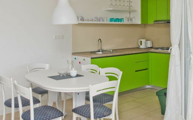 Spacious Apartment With Covered Terrace & Sea View
