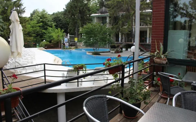 Park Hotel Briz All Inclusive- Free Parking