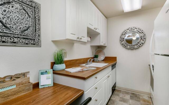 Bond Hotel and Extended Stay