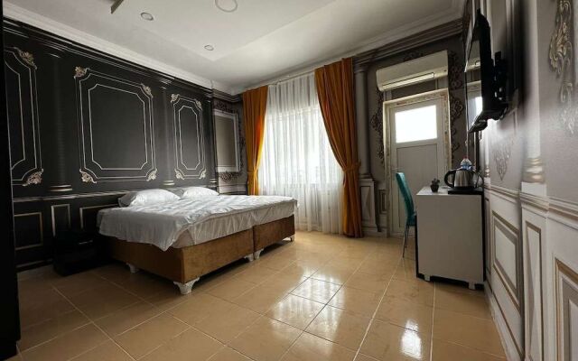Nus Grand Hotel
