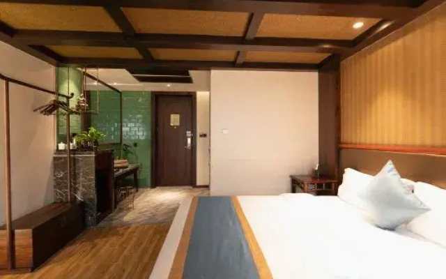 Qingqin Hotel