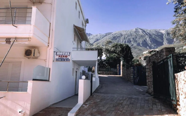 Hotel villa Petro