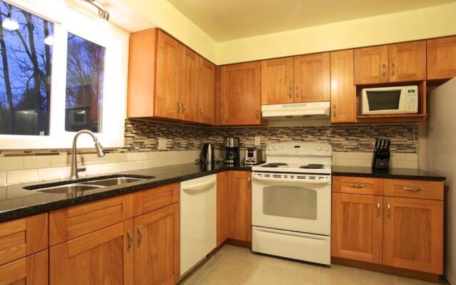 Cherry Tree Inn Victoria