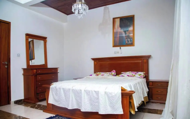Maison Blanche Biteng