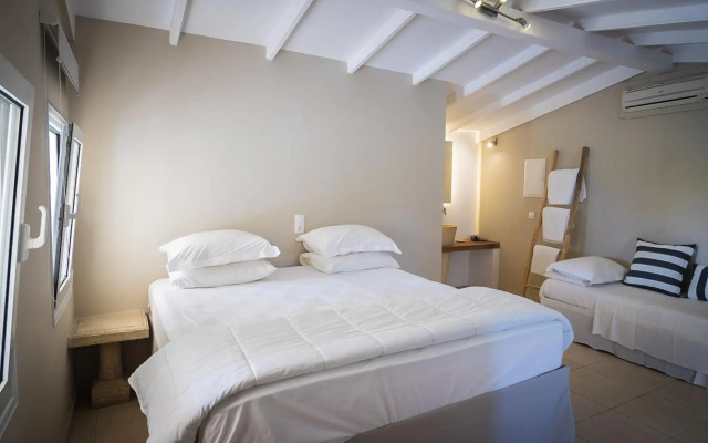Parthenis Hotel & Suites