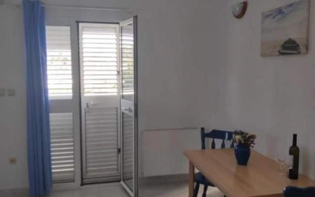 Jadranka - Free Parking and Grill - A2-blue