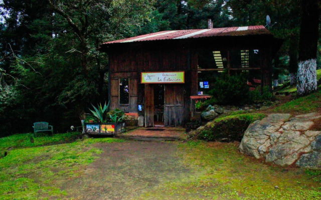 Los Vagones Cabañas Restaurante Bar