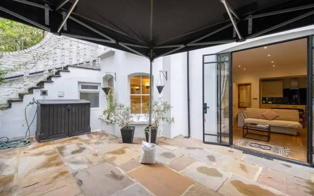 Gorgeous 2BD Flat With Patio - South Kensington!