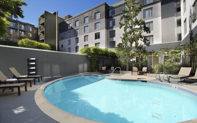 Courtyard by Marriott Oakland Downtown