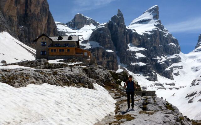 Hotel Alpina