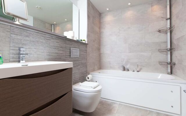 Luxurious Central Edinburgh Apartment - Sleeps 6