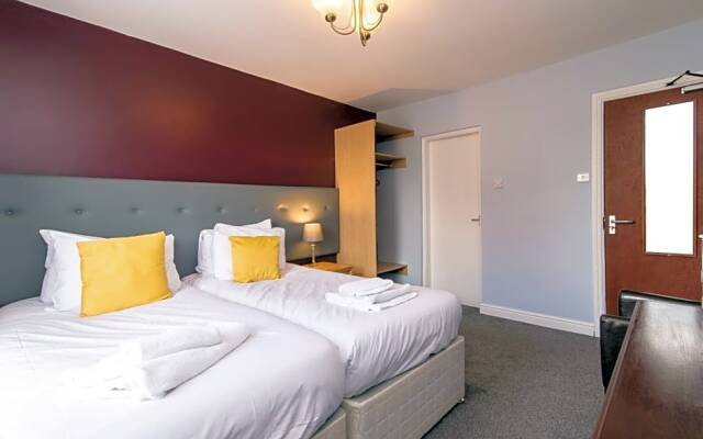 The Linden Leaf Rooms - Classy Studios