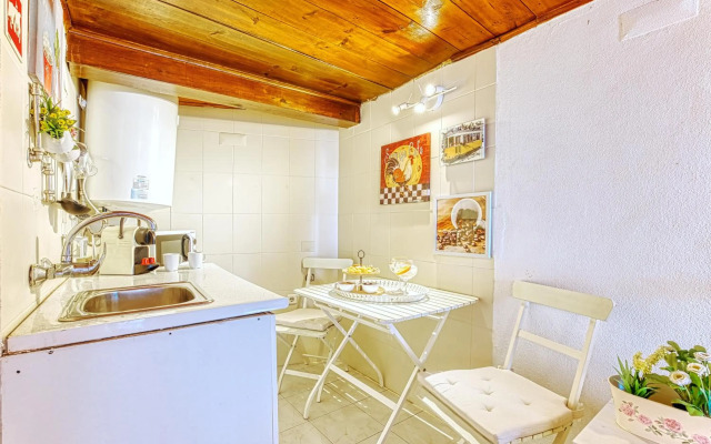 LoveLisbonApartments Dolls House